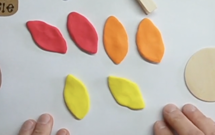 create different colored feathers for turkey, leaf shaped